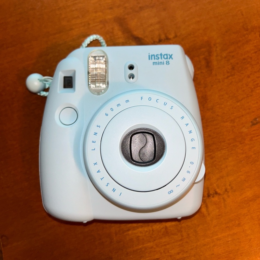 Instax FujiFilm Mini 8- Camera